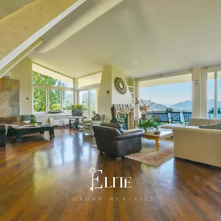 Donna Franca Villa *