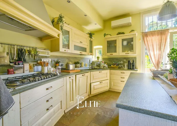 Donna Franca Villa Meina